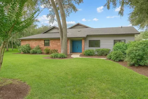940 Village Green Rd, Deland, FL 32720