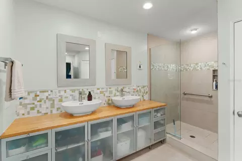 Bath - 2422 Topping Pl, Eustis, FL 32726 photo 3 of 4