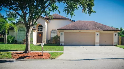 1641 Ledgestone Dr, Brandon, FL 33511