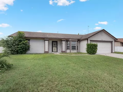 2900 Flynn St, Deltona, FL 32738