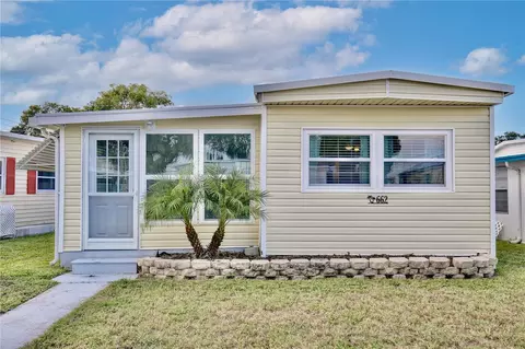 662 Sinclair Cir, Tavares, FL 32778