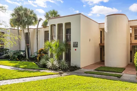 516 Orange Dr #24, Altamonte Springs, FL 32701