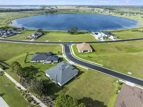508 Blue Flag Dr, Auburndale, FL 33823