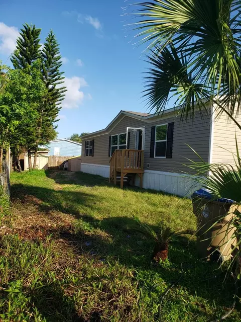2827 Newcombe Ln, Kissimmee, FL 34741