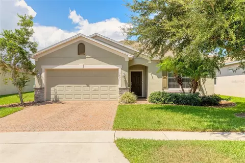 3852 Bourbon St, Port Orange, FL 32129