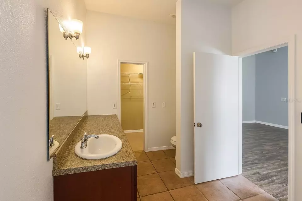 Bath - 2870 Valmont Ln, Deltona, FL 32738 photo 1 of 3