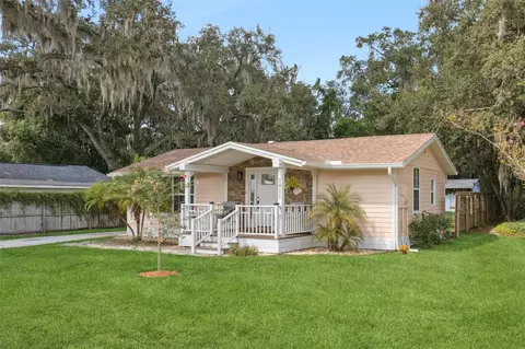 1011 Liberty Ave, Mount Dora, FL 32757