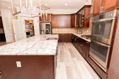 Kitchen - 30101 Bretton Loop, Mount Dora, FL 32757 photo 2 of 3