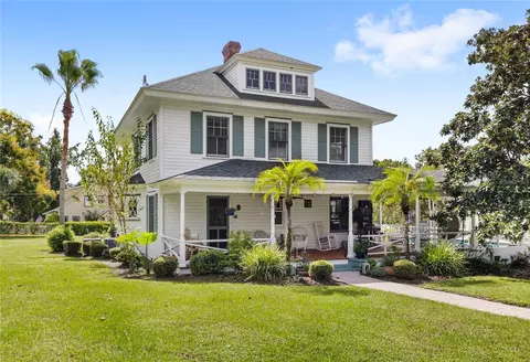 442 E 3rd Ave, Mount Dora, FL 32757