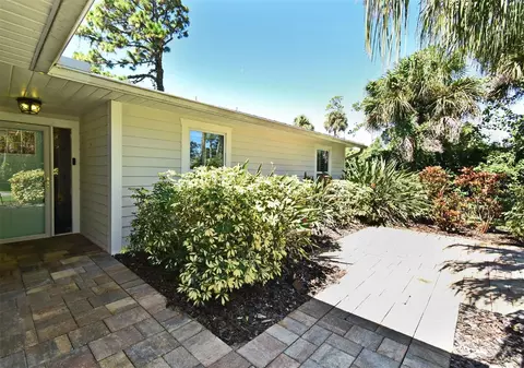 Exterior - 1312 2nd St, Edgewater, FL 32132 photo 5 of 12