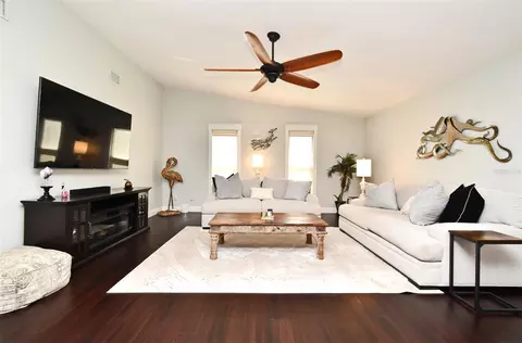 Living - 1312 2nd St, Edgewater, FL 32132 photo 2 of 4