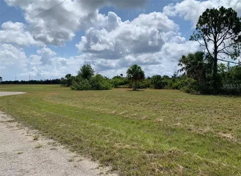 12 Dogwood Ln, Placida, FL 33946