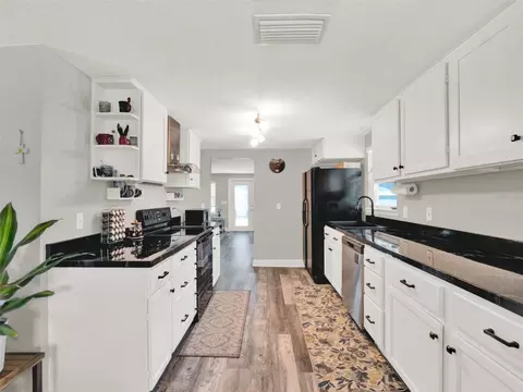 Kitchen - 2721 Evergreen Dr, Edgewater, FL 32141 photo 1 of 4
