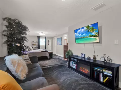 Bedroom - 2721 Evergreen Dr, Edgewater, FL 32141 photo 2 of 7