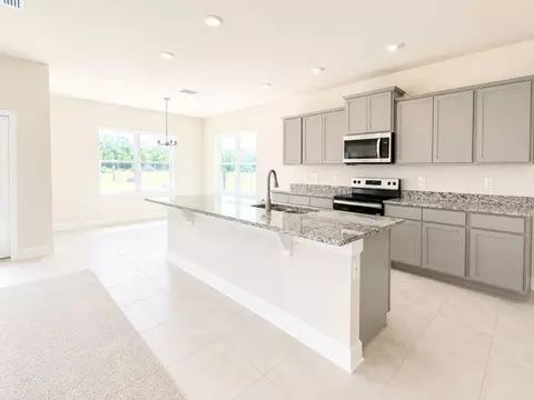 Kitchen - 4020 Sagefield Dr, Saint Cloud, FL 34773 photo 3 of 3