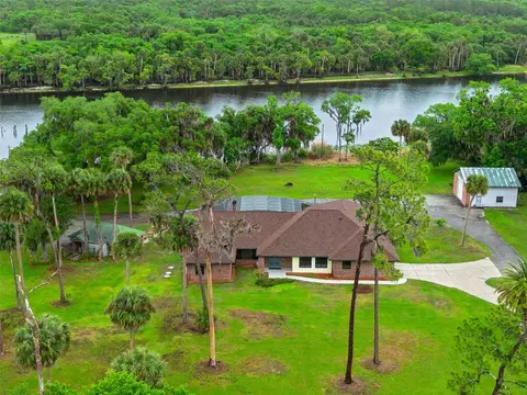 2565 E Osceola Rd, Geneva, FL 32732