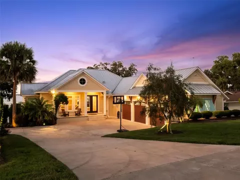 12943 SE Sunset Harbor Rd, Weirsdale, FL 32195