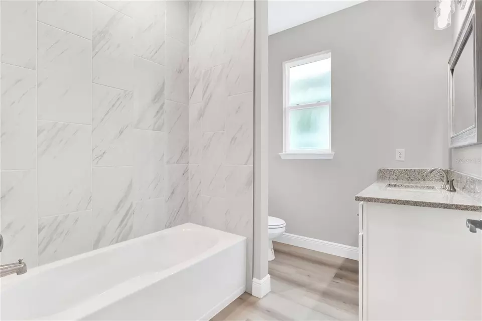 Bath - 530 Ellie Ct, Apopka, FL 32703 photo 3 of 3