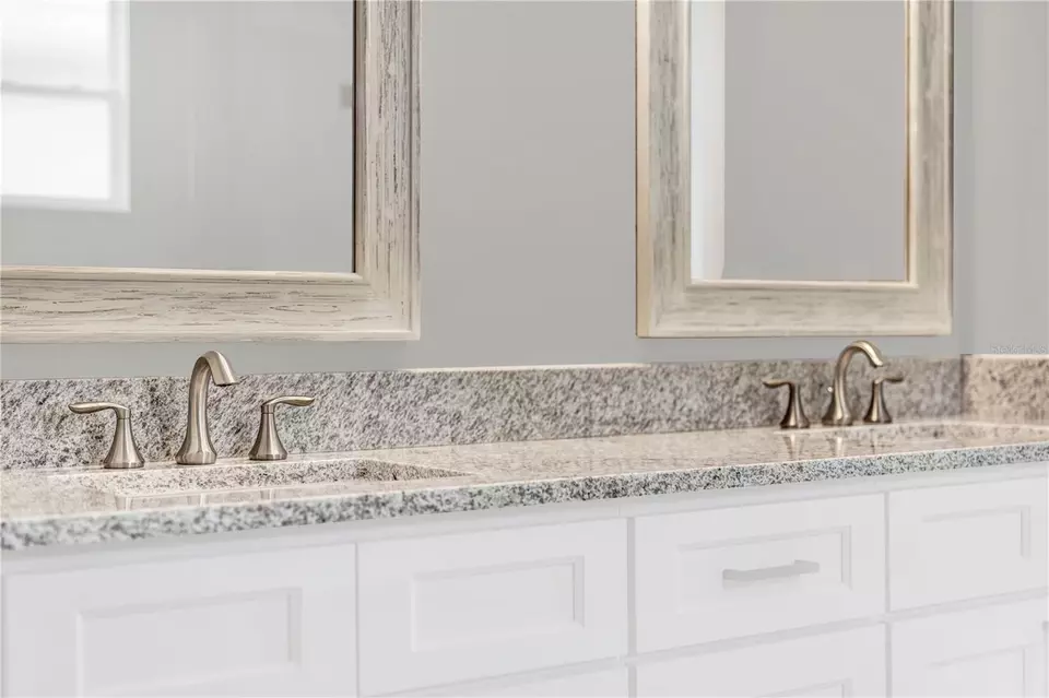 Bath - 530 Ellie Ct, Apopka, FL 32703 photo 2 of 3