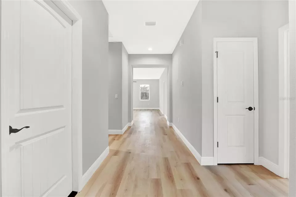 Entry Way - 530 Ellie Ct, Apopka, FL 32703 photo 2 of 3