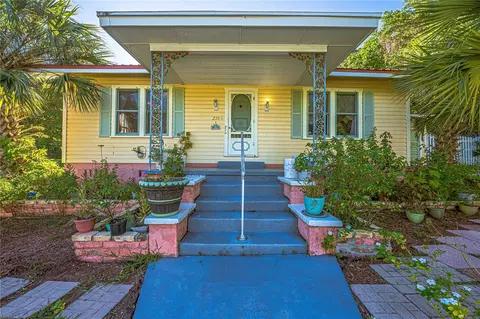 236 N Salisbury Ave, Deland, FL 32720