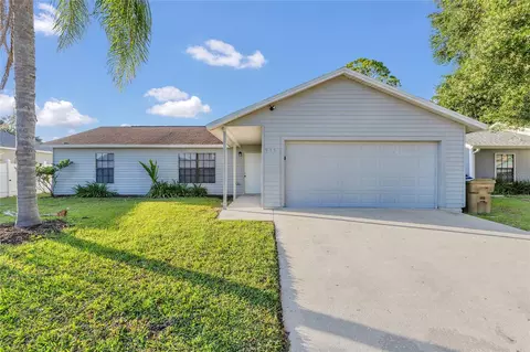 975 Derbyshire Dr, Kissimmee, FL 34758