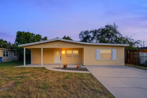 7710 Brookside Ln, Tampa, FL 33615