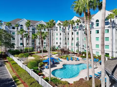 8303 Palm Pkwy #318, Orlando, FL 32836