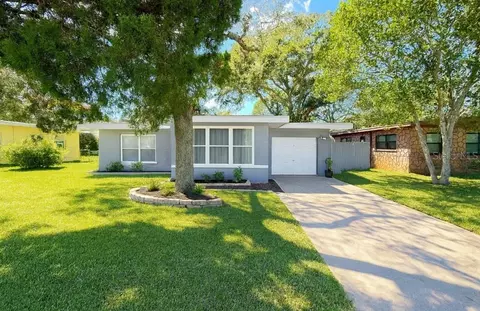 808 Derbyshire Rd, Daytona Beach, FL 32117