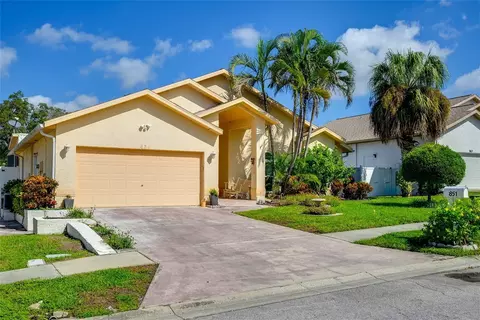 851 Kriswell Ct, Palm Harbor, FL 34683