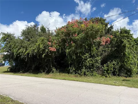 2884 Maldive Ct, Deltona, FL 32738