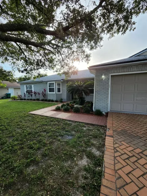 542 Blackstone Ave, Deltona, FL 32725