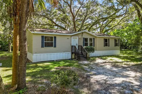 8821 SE 180th Avenue Rd, Ocklawaha, FL 32179