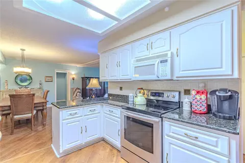Kitchen - 39 Cherokee Trl, Ormond Beach, FL 32174 photo 3 of 4