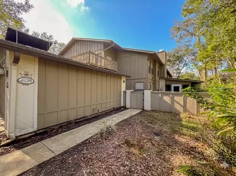 Exterior - 39 Cherokee Trl, Ormond Beach, FL 32174 photo 2 of 10
