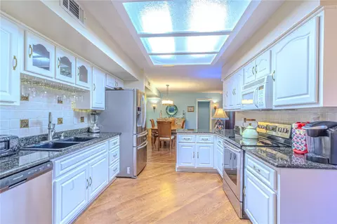 Kitchen - 39 Cherokee Trl, Ormond Beach, FL 32174 photo 1 of 4