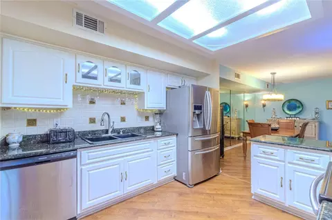 Kitchen - 39 Cherokee Trl, Ormond Beach, FL 32174 photo 2 of 4