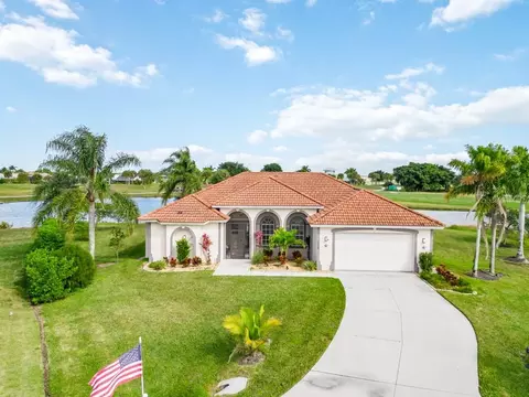 18049 Greenwood Dr, Naples, FL 34114