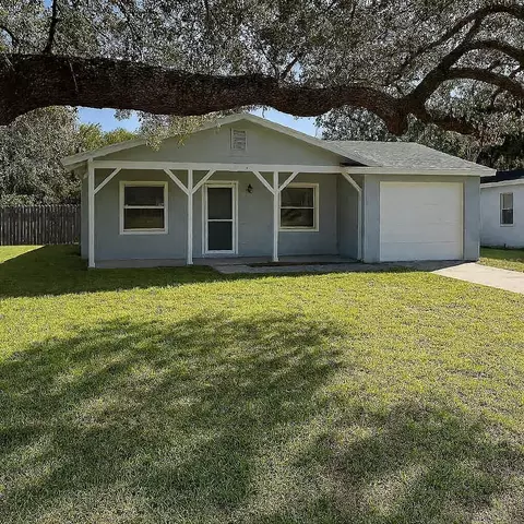 1312 North Ave, Tavares, FL 32778