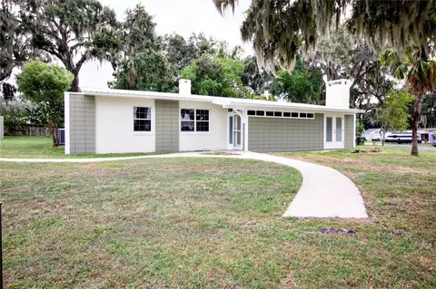 1114 Oak Dr, Leesburg, FL 34748
