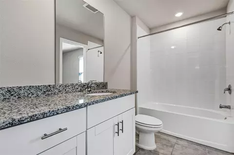Bath - 1073 Desert Candle Dr, Ocoee, FL 34761 photo 4 of 6
