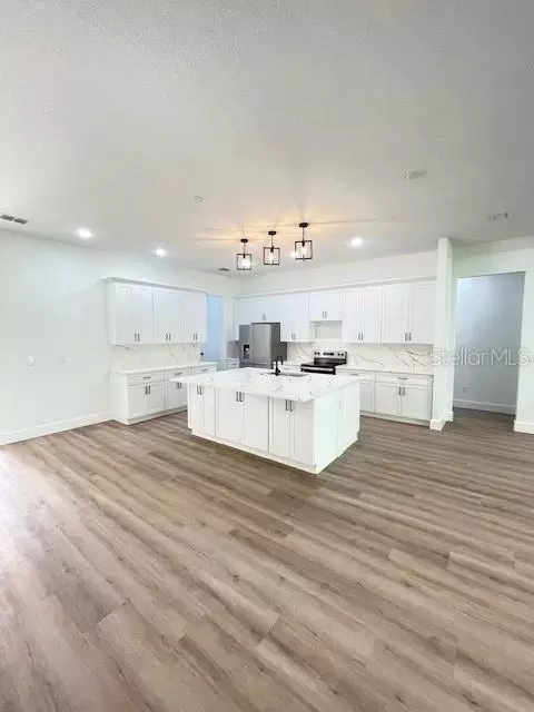 Kitchen - 41719 Aspen Dr, Eustis, FL 32736 photo 3 of 6