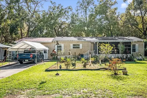 8512 Treasure Island Rd, Leesburg, FL 34788