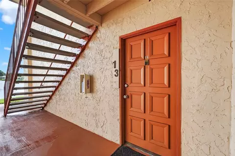 534 Orange Dr #13, Altamonte Springs, FL 32701