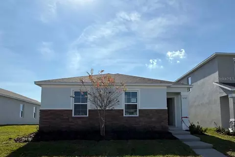 5252 Flameleaf St, Apopka, FL 32712