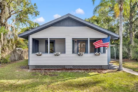 214 N New Hampshire Ave, Tavares, FL 32778
