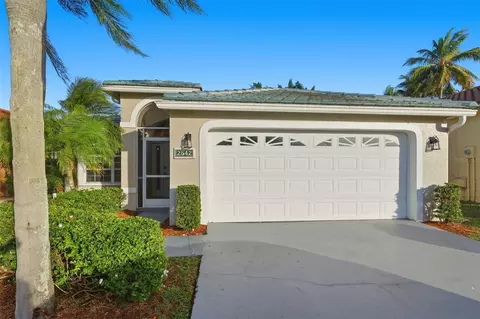 2542 Country Golf Dr, Wellington, FL 33414