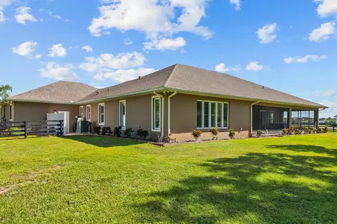 Exterior - 35603 Seneca Reserve Dr, Eustis, FL 32736 photo 10 of 15