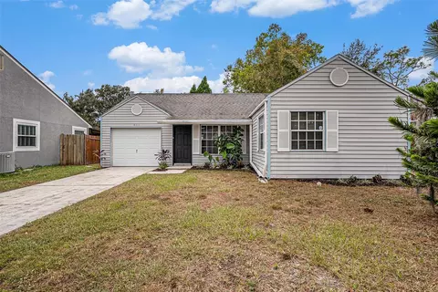8214 Riverboat Dr, Tampa, FL 33637
