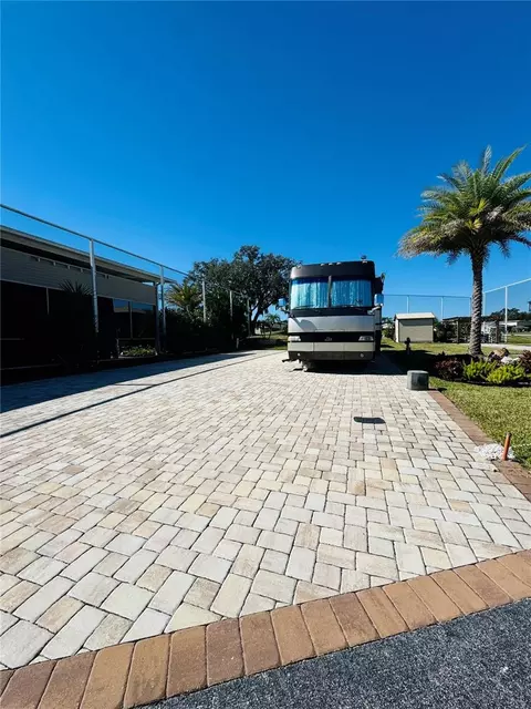 2738 St George Dr, Davenport, FL 33837